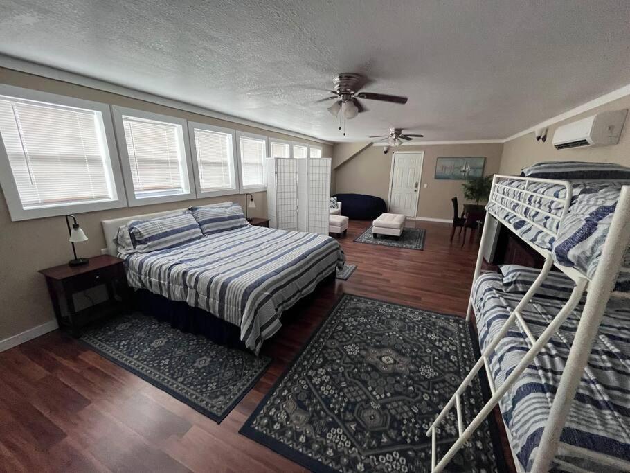 Skinny Big House In Jefferson City Bagian luar foto