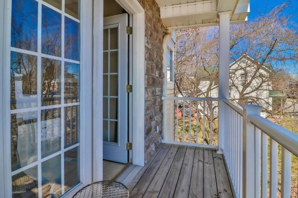Skinny Big House In Jefferson City Bagian luar foto