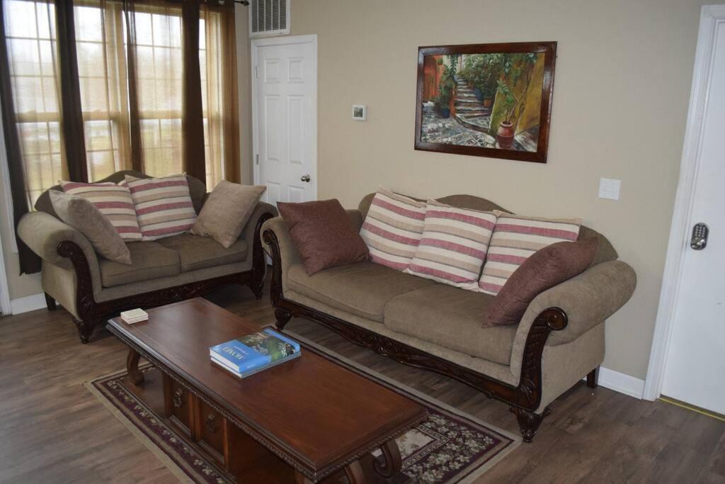 Skinny Big House In Jefferson City Bagian luar foto