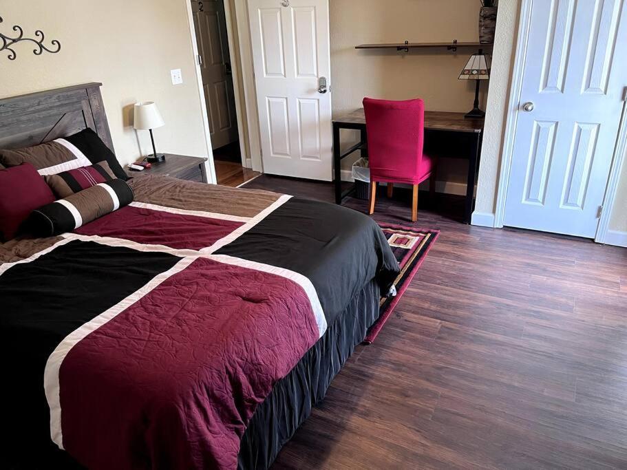Skinny Big House In Jefferson City Bagian luar foto