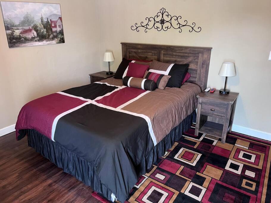 Skinny Big House In Jefferson City Bagian luar foto